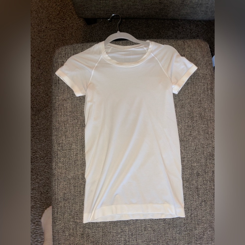 Swiftly tech lululemon shirt